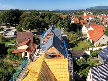 Wohnen in Sachsenheim - Dacharbeiten laufen